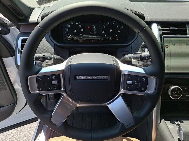 Photo of 2025 Fuji White Land Rover Discovery
