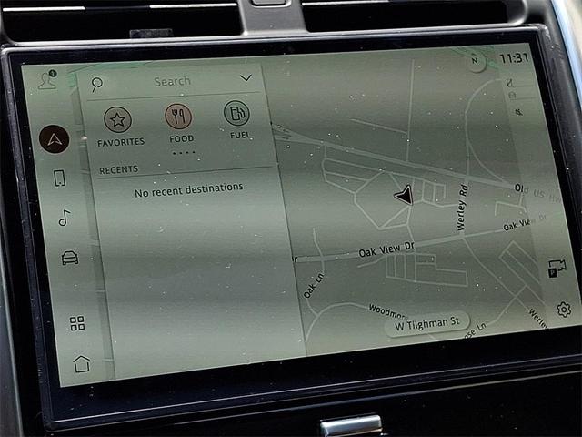 Photo of 2025 Fuji White Land Rover Discovery