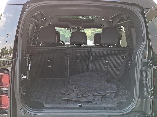 Photo of 2022 Santorini Black Land Rover Defender