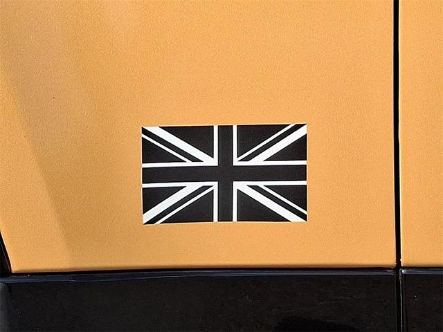 Photo of 2022 Santorini Black Land Rover Defender