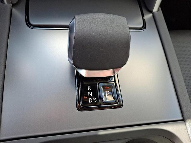 Photo of 2025 Hakuba Silver Land Rover Discovery Sport