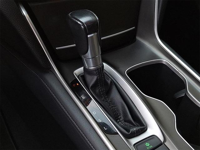 Photo of 2021 Platinum White Pearl Honda Accord