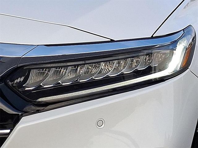 Photo of 2021 Platinum White Pearl Honda Accord