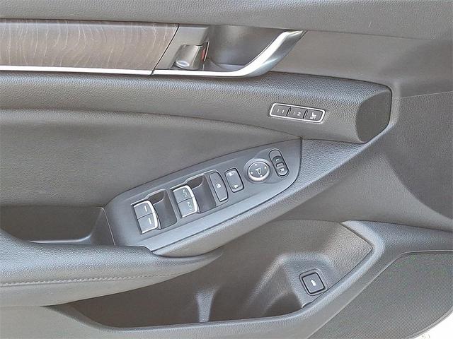 Photo of 2021 Platinum White Pearl Honda Accord