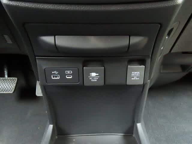 Photo of 2025 Platinum White Pearl Honda Odyssey