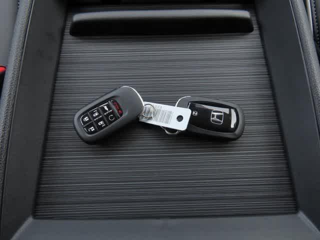 Photo of 2025 Platinum White Pearl Honda Odyssey