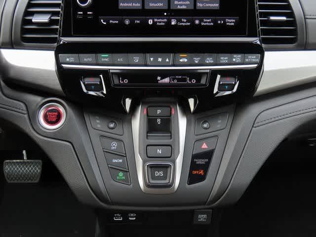 Photo of 2026 Sonic Gray Pearl Honda Odyssey