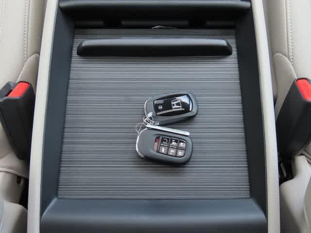 Photo of 2026 Radiant Red Metallic II Honda Odyssey