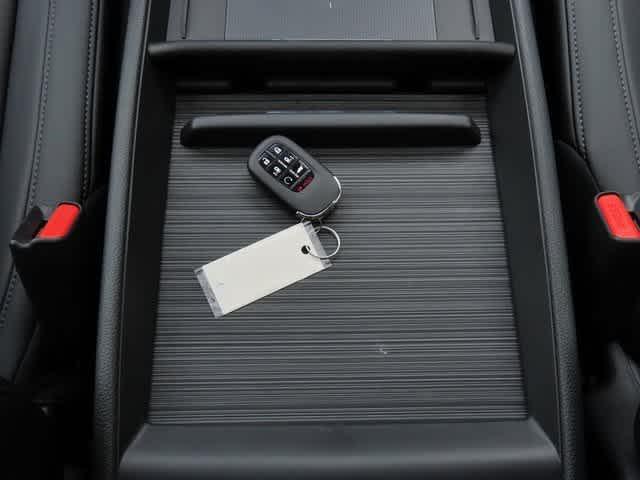 Photo of 2026 Platinum White Pearl Honda Odyssey