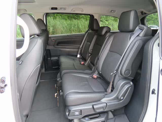 Photo of 2026 Platinum White Pearl Honda Odyssey