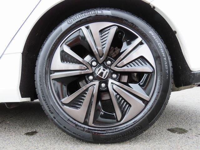 Photo of 2018 White Orchid Pearl Honda Civic