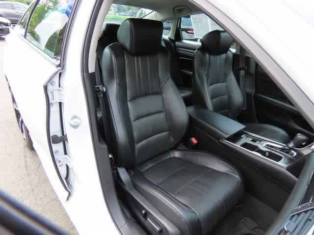 Photo of 2022 Platinum White Pearl Honda Accord