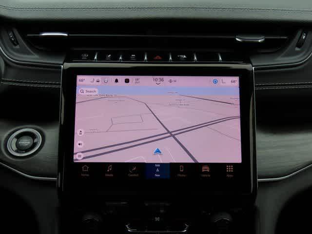 Photo of 2022 Diamond Black Crystal Pearlcoat Jeep Grand Cherokee L