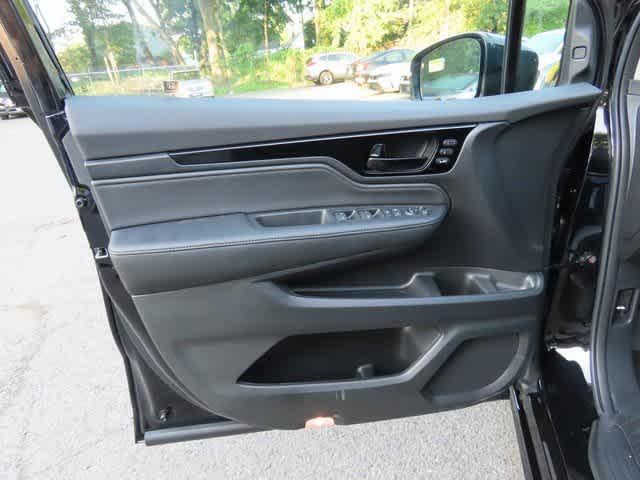 Photo of 2026 Crystal Black Pearl Honda Odyssey