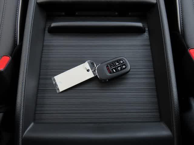 Photo of 2026 Platinum White Pearl Honda Odyssey
