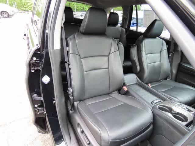 Photo of 2022 Crystal Black Pearl Honda Pilot