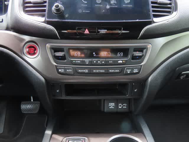 Photo of 2022 Platinum White Pearl Honda Pilot