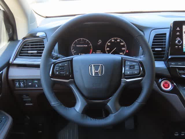 Photo of 2026 Platinum White Pearl Honda Odyssey