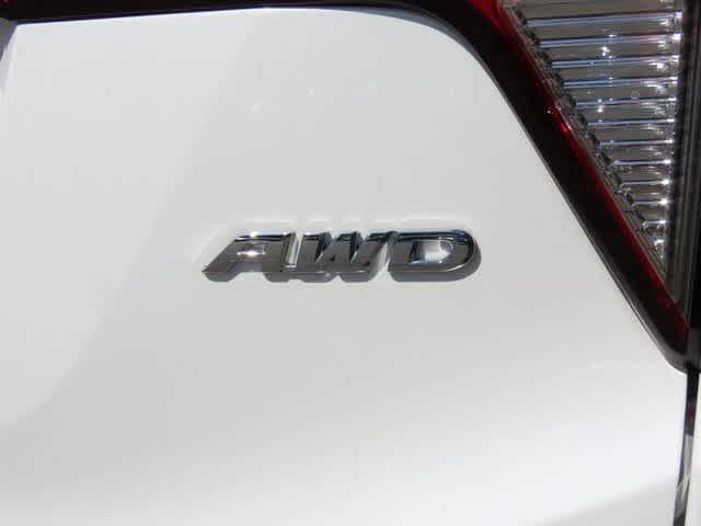 Photo of 2022 Platinum White Pearl Honda HR-V