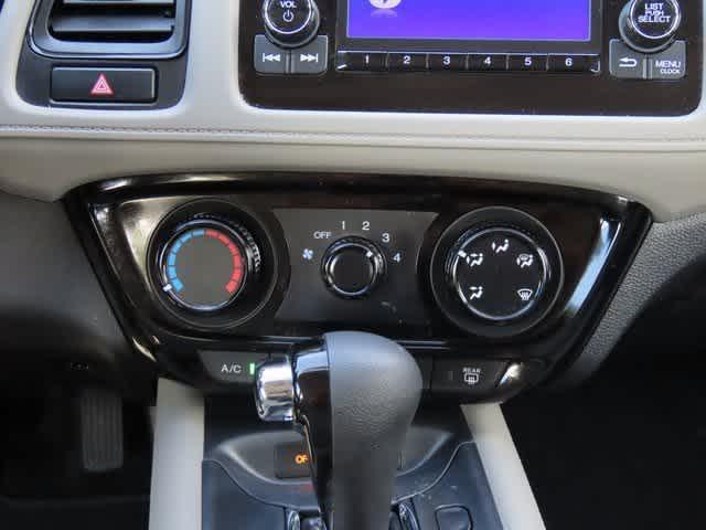 Photo of 2022 Platinum White Pearl Honda HR-V