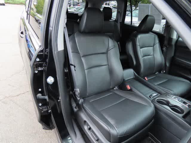 Photo of 2022 Crystal Black Pearl Honda Pilot