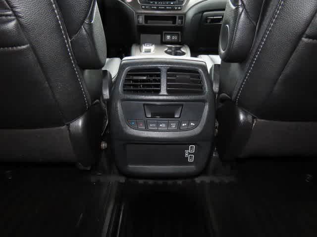 Photo of 2022 Crystal Black Pearl Honda Pilot