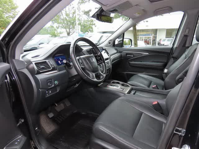 Photo of 2022 Crystal Black Pearl Honda Pilot