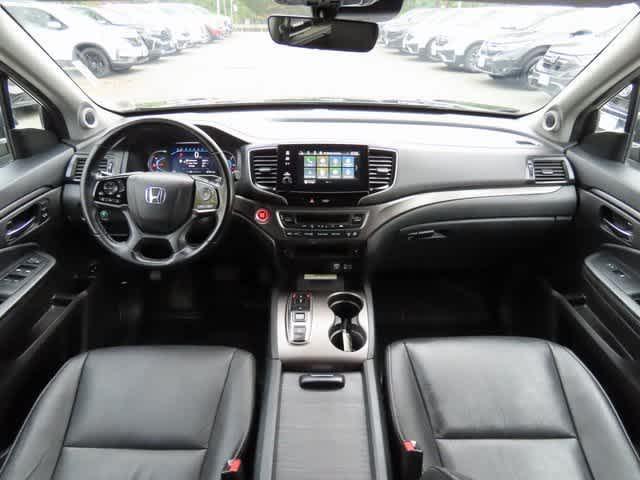 Photo of 2022 Crystal Black Pearl Honda Pilot