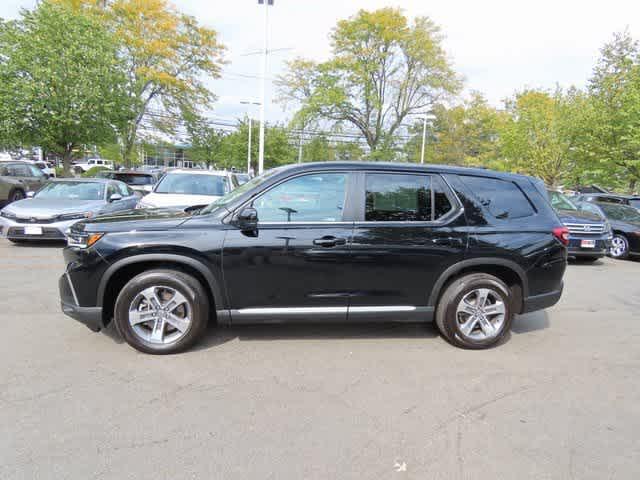 Photo of 2023 Crystal Black Pearl Honda Pilot