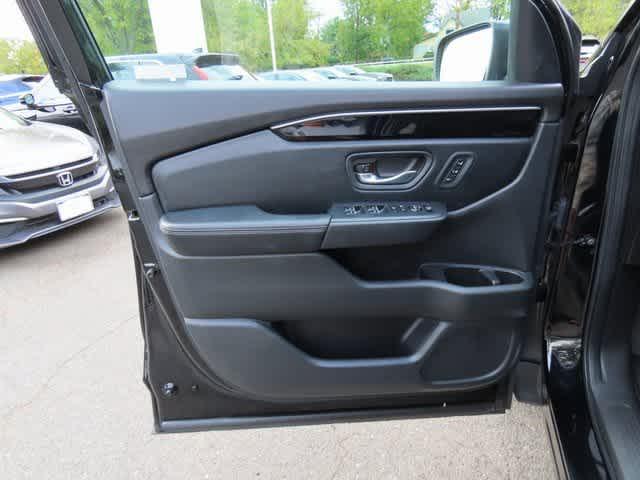 Photo of 2023 Crystal Black Pearl Honda Pilot