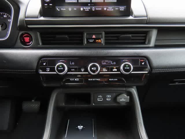 Photo of 2023 Crystal Black Pearl Honda Pilot