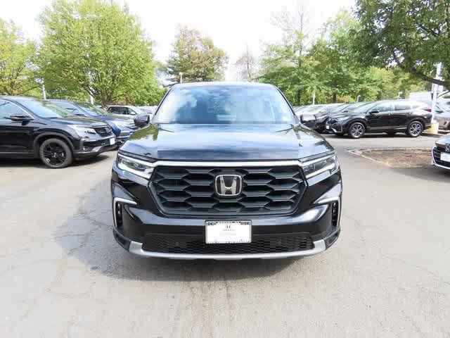 Photo of 2023 Crystal Black Pearl Honda Pilot