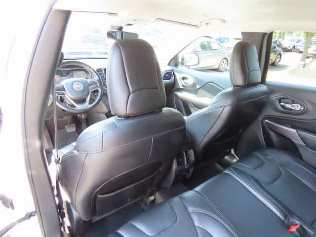 Photo of 2019 Bright White Clearcoat Jeep Cherokee