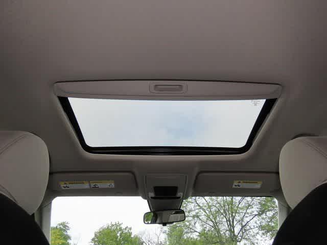Photo of 2024 Crystal Black Pearl Honda CR-V