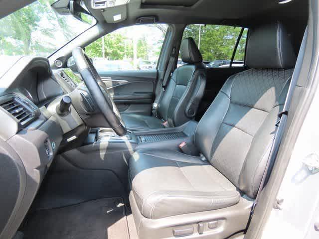 Photo of 2019 Lunar Silver Metallic Honda Passport