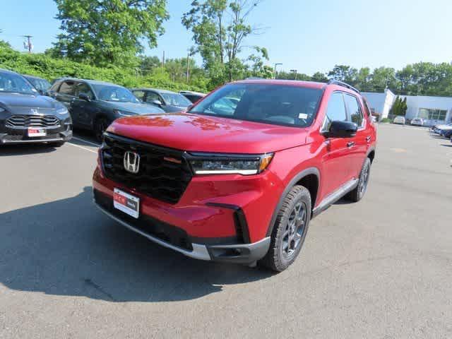 Photo of 2025 Radiant Red Metallic II Honda Pilot