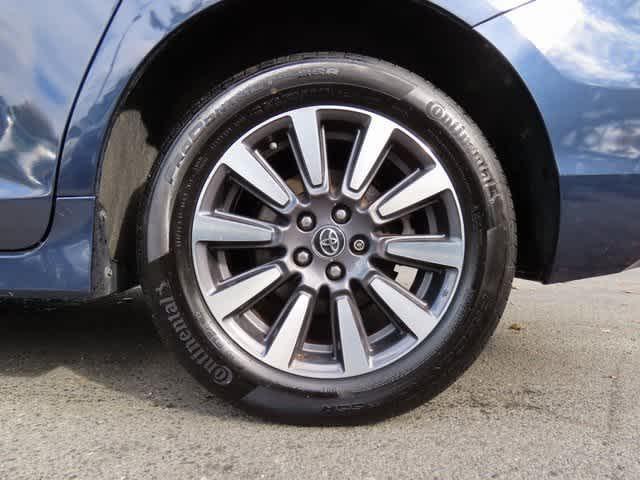 Photo of 2019 Parisian Night Pearl Toyota Sienna