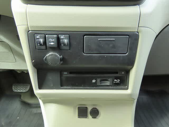 Photo of 2019 Parisian Night Pearl Toyota Sienna
