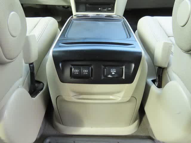 Photo of 2019 Parisian Night Pearl Toyota Sienna