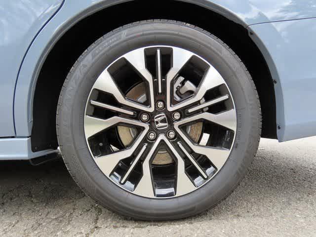 Photo of 2026 Sonic Gray Pearl Honda Odyssey