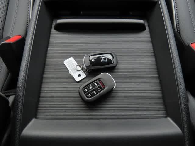Photo of 2026 Sonic Gray Pearl Honda Odyssey