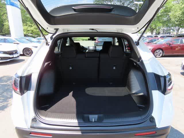 Photo of 2023 Platinum White Pearl Honda HR-V