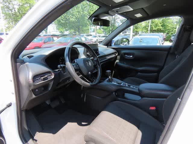 Photo of 2023 Platinum White Pearl Honda HR-V