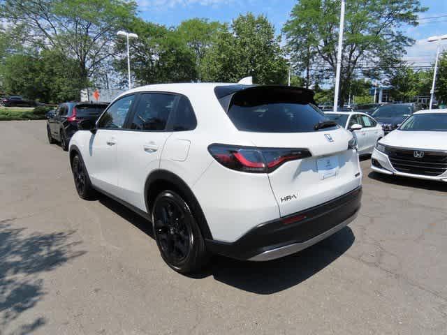 Photo of 2023 Platinum White Pearl Honda HR-V