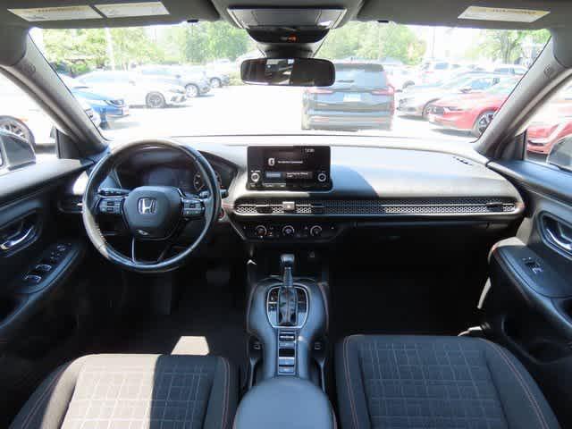 Photo of 2023 Platinum White Pearl Honda HR-V