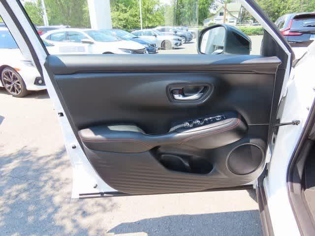Photo of 2023 Platinum White Pearl Honda HR-V