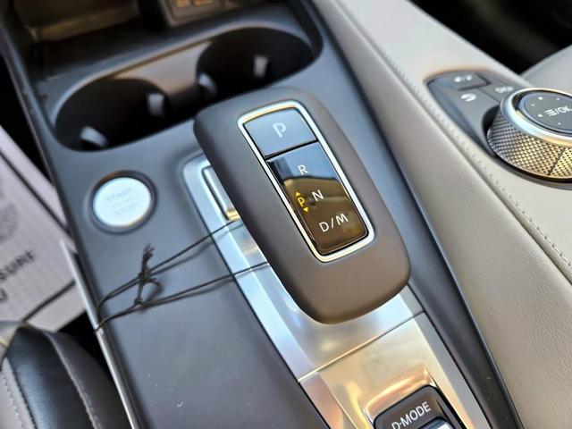 Photo of 2025 Radiant White INFINITI QX50