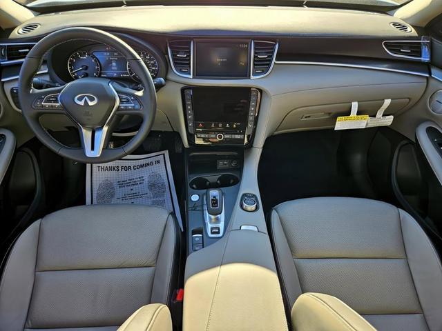 Photo of 2025 Radiant White INFINITI QX50