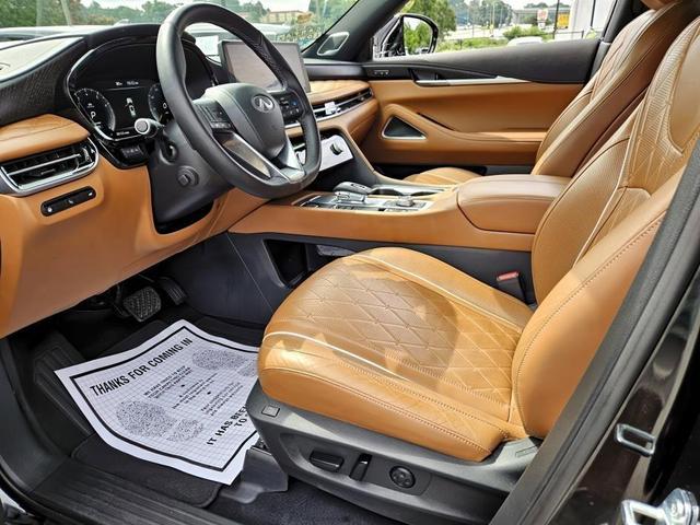 Photo of 2024 Black INFINITI QX60