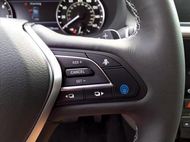 Photo of 2025 Radiant White INFINITI QX50